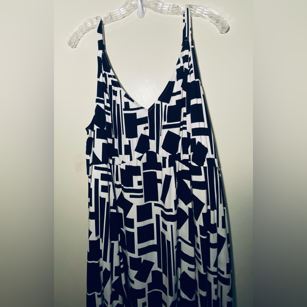 Torrid Black and White Abstract Midi Dress Size 3 - Picture 9 of 11
